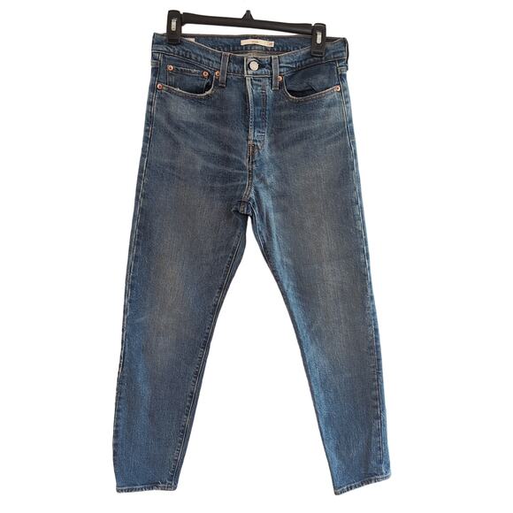 Levi's Premium Medium Wash Wedgie Jeans Size 28 - Picture 1 of 11